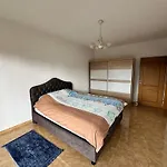 Lux Emina 公寓