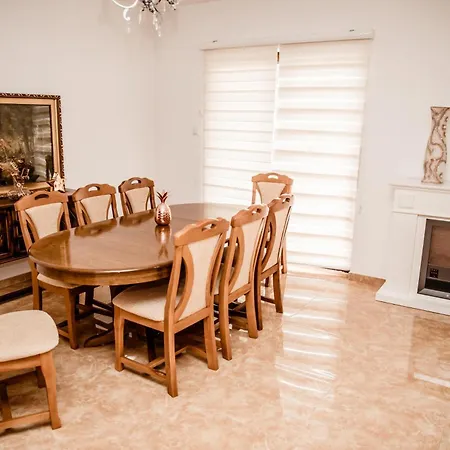 Διαμέρισμα Lux Emina *