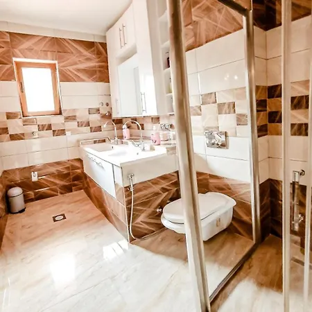 Lux Emina Διαμέρισμα *