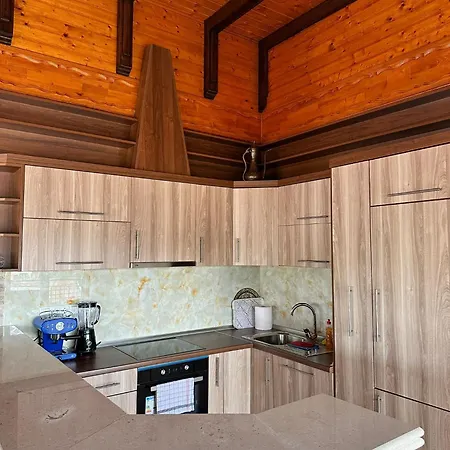 Lux Emina Τούζλα